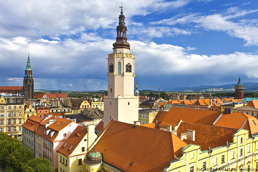 Wieża Ratuszowa, Świdnica Strażniczka czasu i panoramy – historia, która sięga nieba
